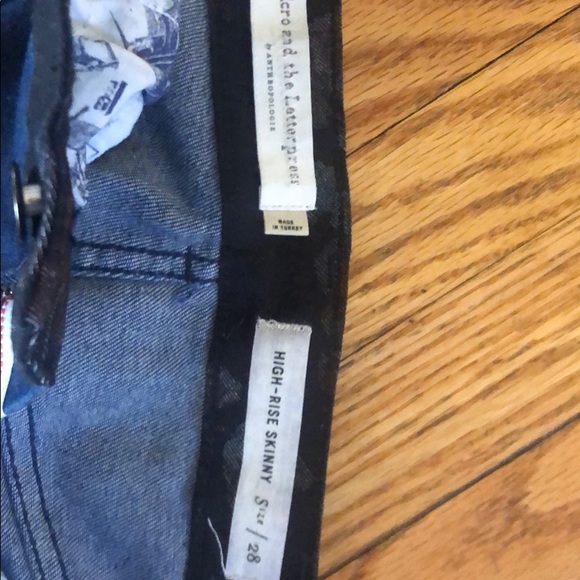 Jeans - Picture 3 of 3